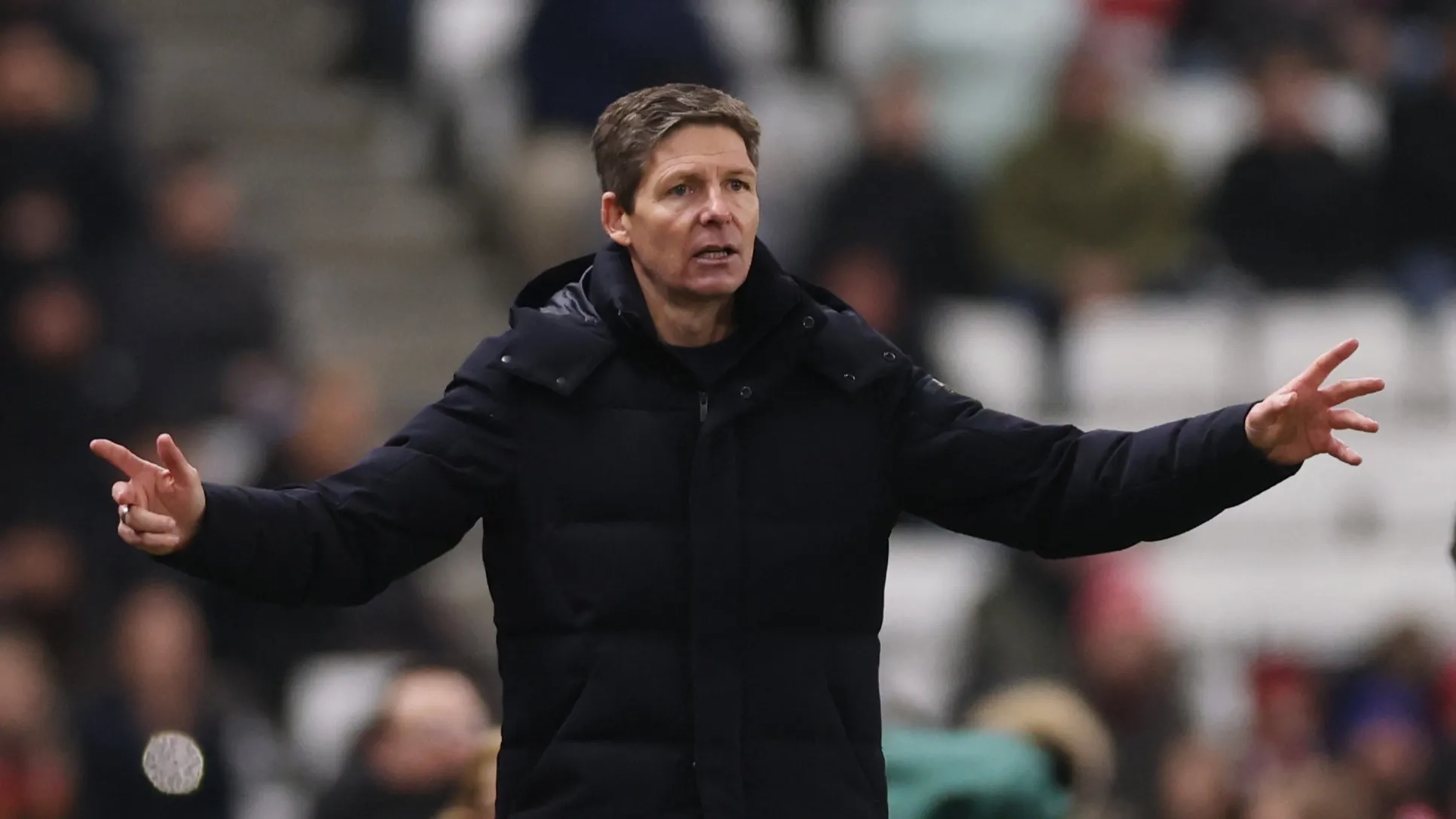 مدرب كريستال بالاس غاضب بعد أنباء بيع قائد الفريق إلى مانشستر سيتي 