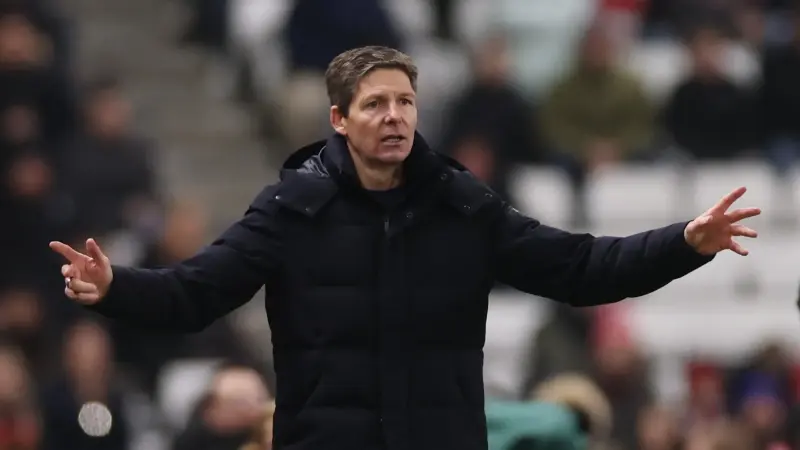 مدرب كريستال بالاس غاضب بعد أنباء بيع قائد الفريق إلى مانشستر سيتي