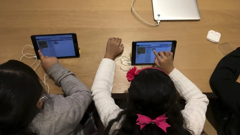 توصية جديدة للأهل بشأن استخدام الأطفال للأجهزة الإلكترونية