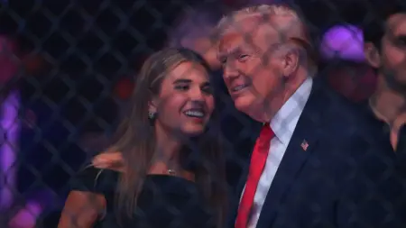 related_news_inside_blogsفيديو - وسط انهيار المفاوضات.. ترامب يشاهد نزال قتالي في ميامي