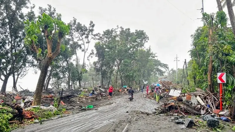 فيديو - الفلبين.. إعصار فونغ وونغ يقتل شخصين ويشرّد مئات الآلاف