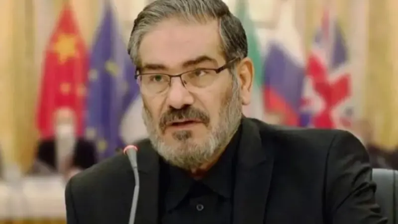 من هو علي شمخاني "رجل الخطوط الحمراء" في إيران؟