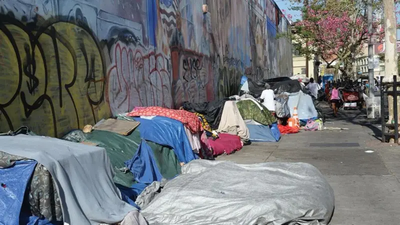 ترامب يأمر بحملة لإزالة خيام المشردين في أنحاء البلاد