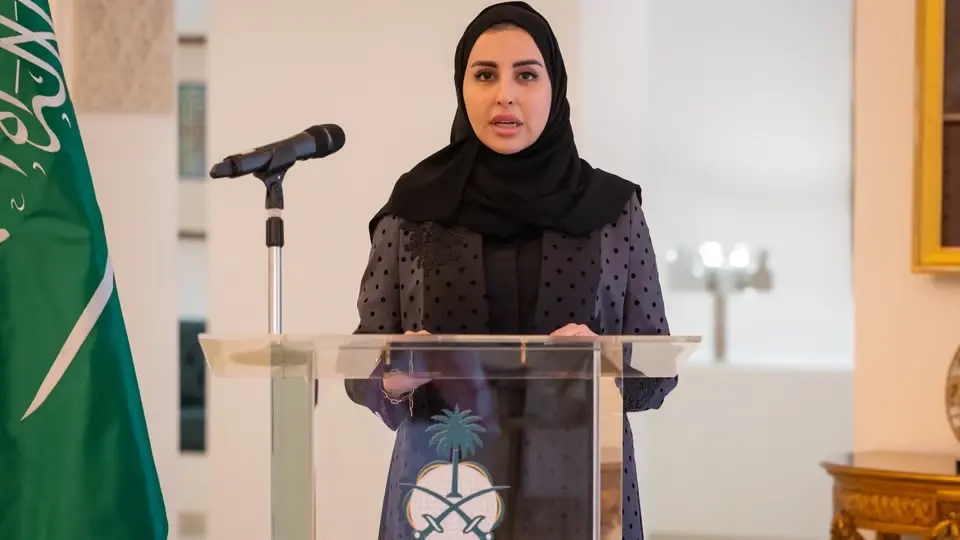 تساؤلات واسعة عن من هي وفاء عبدالله مرزوقي (إكس) تساؤلات واسعة عن من هي وفاء عبدالله مرزوقي (إكس)