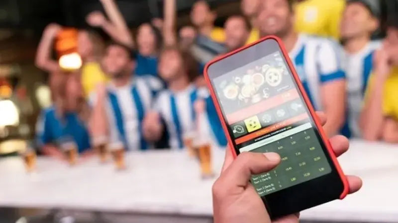 في مصر.. المراهنات على المباريات الرياضية خطر يهدّد الشباب