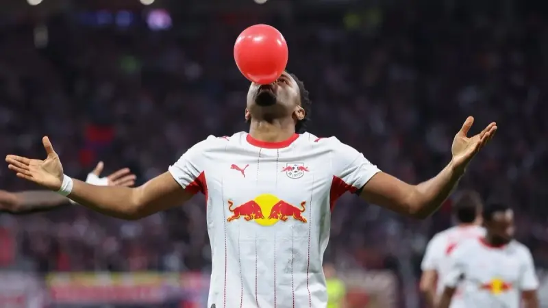 الدوري الألماني - لايبزيغ يكتسح فرانكفورت ونكونكو يسجل ثلاثية