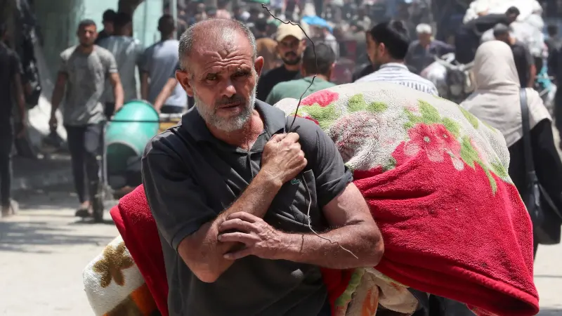 "فرنسا تستأنف إجلاء الفلسطينيين من غزة بعد حذرها جراء المنشورات "المعادية للسامية