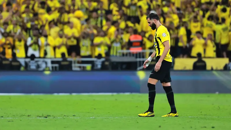 رسالة كريم بنزيما إلى جماهير الاتحاد بعد انتقاله إلى الهلال