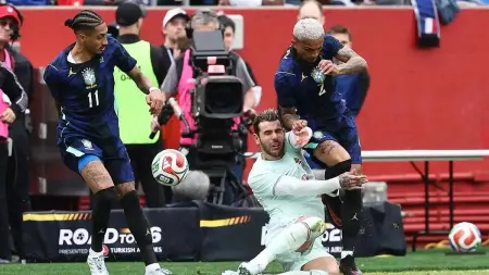 related_news_inside_blogsالاتحاد البرازيلي يكشف طبيعة إصابة رافينيا ومدة غيابه.. صدمة لبرشلونة