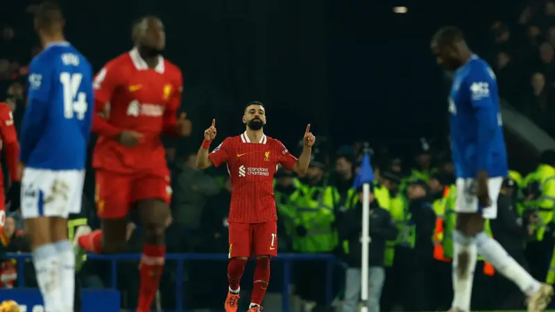 القنوات الناقلة لمباراة ليفربول ضد إيفرتون اليوم في الدوري الإنجليزي مع الموعد