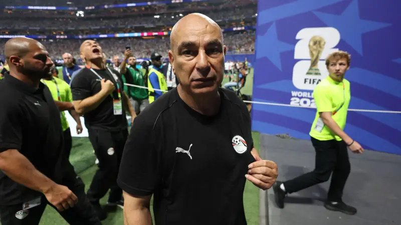 كأس العالم 2026 - فيديو: جماهير الأرجنتين تستفز حسام حسن برفع علم إسرائيل