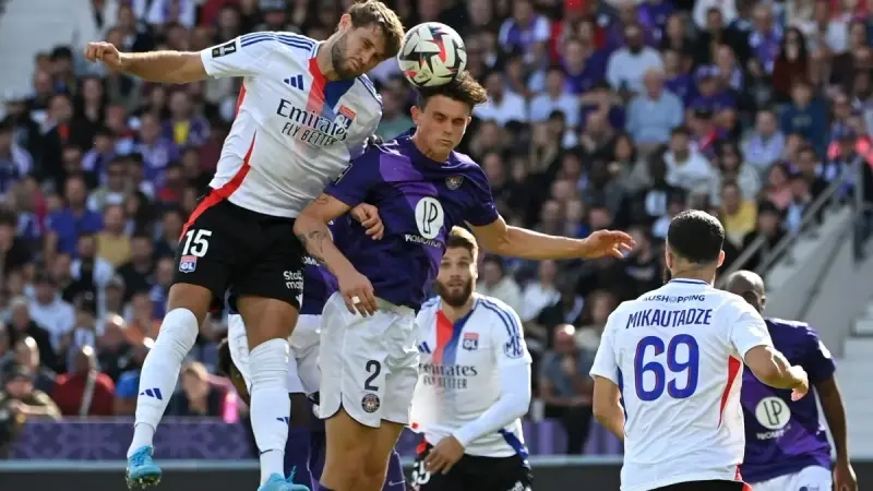 الدوري الفرنسي يشتعل.. هزيمة أولى لمارسيليا وفوز ثان قاتل لليون