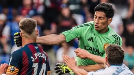 related_news_inside_blogsبسبب لكمة على وجه خصمه.. إيقاف حارس مرمى ريال سرقسطة 13 مباراة