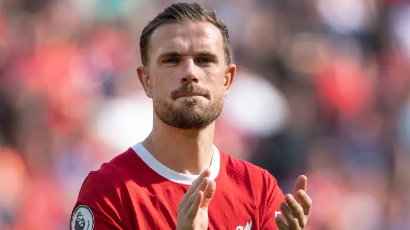 ليفربول يوافق على انتقال قائده للاتفاق السعودي