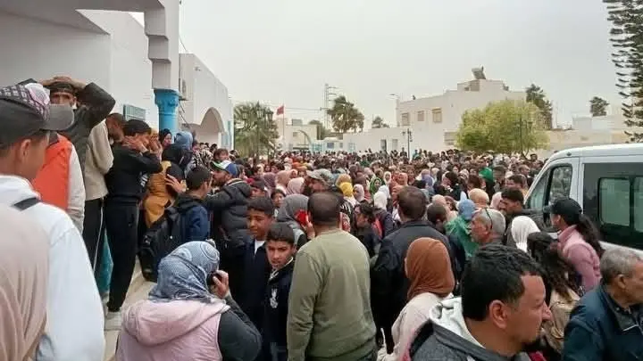 إضراب عام.. قضية وفاة طلاب بانهيار سور مدرسي بتونس تتفاعل