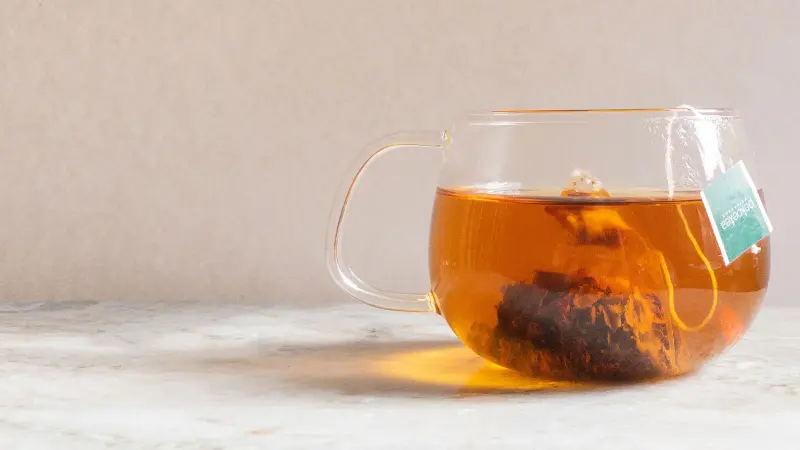 دراسة تكشف حقائق صادمة حول أكياس الشاي