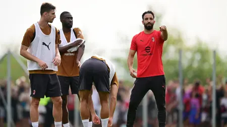 related_news_inside_blogsالدوري الإيطالي - فيديو: أول رسالة من روبن أموريم إلى لاعبي ميلان تثير تفاعلًا واسعًا