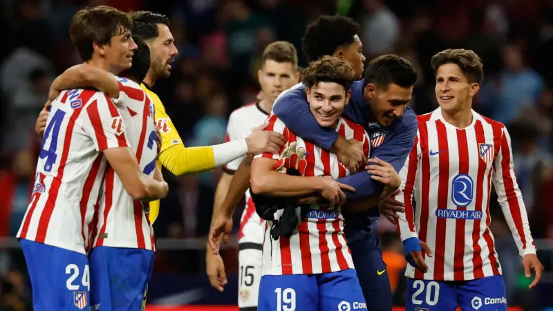 نتائج مباريات اليوم في الدوري الإسباني - "هاتريك" ألفاريز يقود أتلتيكو مدريد لفوز مثير أمام رايو فايكانو