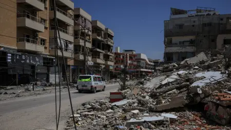 related_news_inside_blogsتقرير: إسرائيل تستنسخ "الخط الأصفر" من غزة إلى لبنان