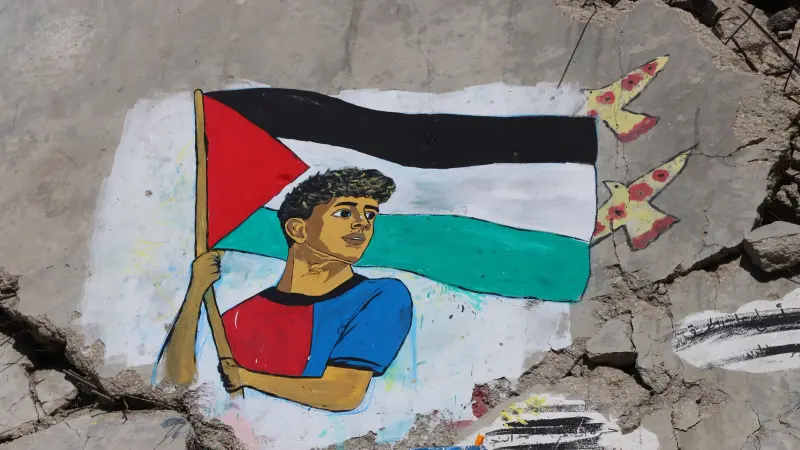 فيديو وصور - لوحة جدارية في غزة لشكر لامين يامال