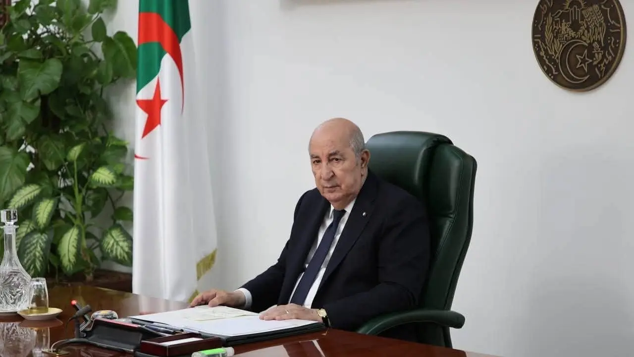 تبون يقر حركة جزئية في سلك القضاء في الجزائر (إكس) تبون يقر حركة جزئية في سلك القضاء في الجزائر (إكس)