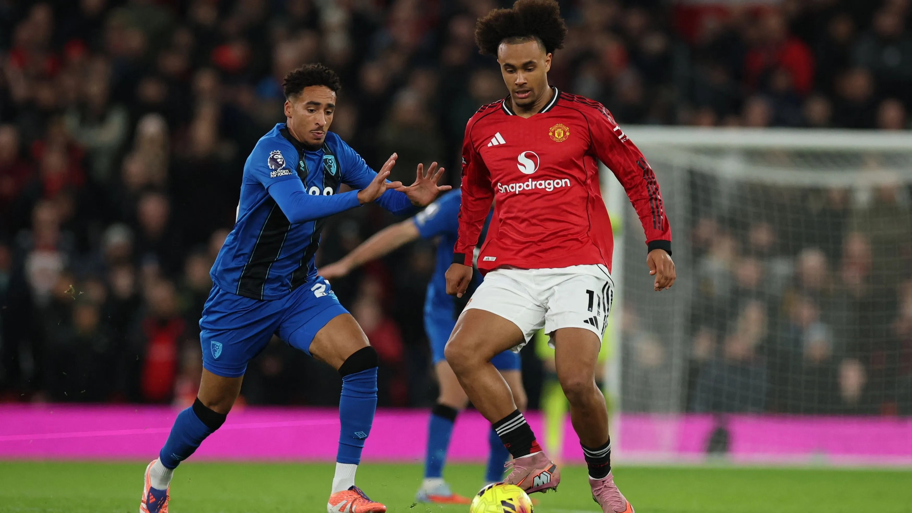 زيركيزي يفتح باب الرحيل عن مانشستر يونايتد 