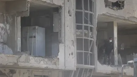 related_news_inside_blogsبعد شهر من الصراع.. كيف تتعامل روسيا والصين مع حرب إيران؟