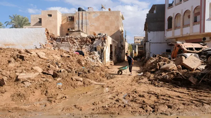 فيديو - حالة الطوارئ.. الأمطار الغزيرة تُدمّر منازل غرب ليبيا