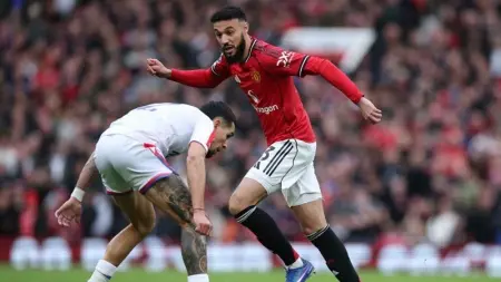 related_news_inside_blogsتألق مزراوي مع المغرب يخلط أوراق مايكل كاريك في مانشستر يونايتد