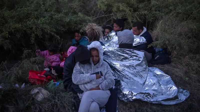 من بلغاريا إلى المانش.. مساع لوقف تهريب قوارب الهجرة