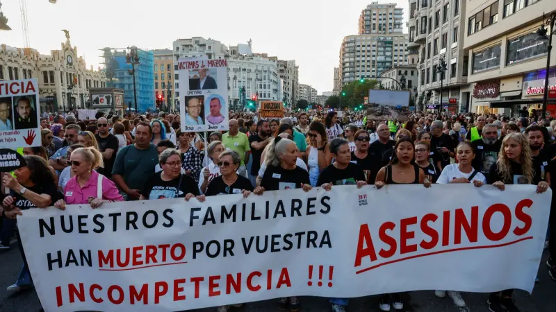 فيديو - في ذكرى الفيضانات المميتة.. احتجاجات بفالنسيا تطالب بالعدالة