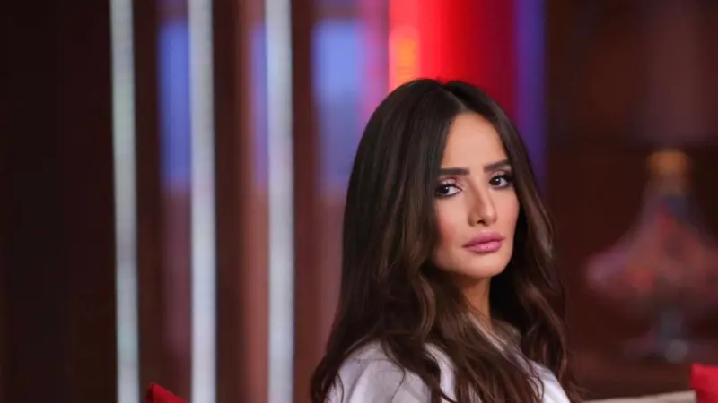 فيديو - زينة تثير الجدل: مشفتش رجالة في حياتي.. وبقرف منهم