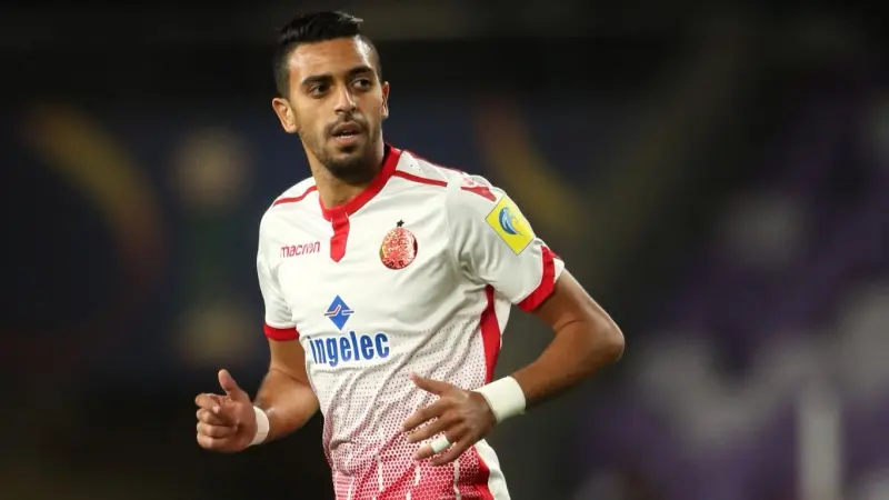 في لفتة وفاء.. جماهير اتحاد العاصمة الجزائري تهتف لرضا الهجهوج