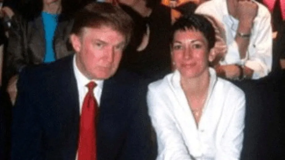 اتهامات لترامب.. العدل الأميركية تحقق في اختفاء وثائق إبستين 