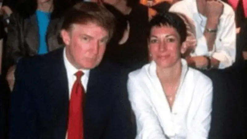 اتهامات لترامب.. العدل الأميركية تحقق في اختفاء وثائق إبستين