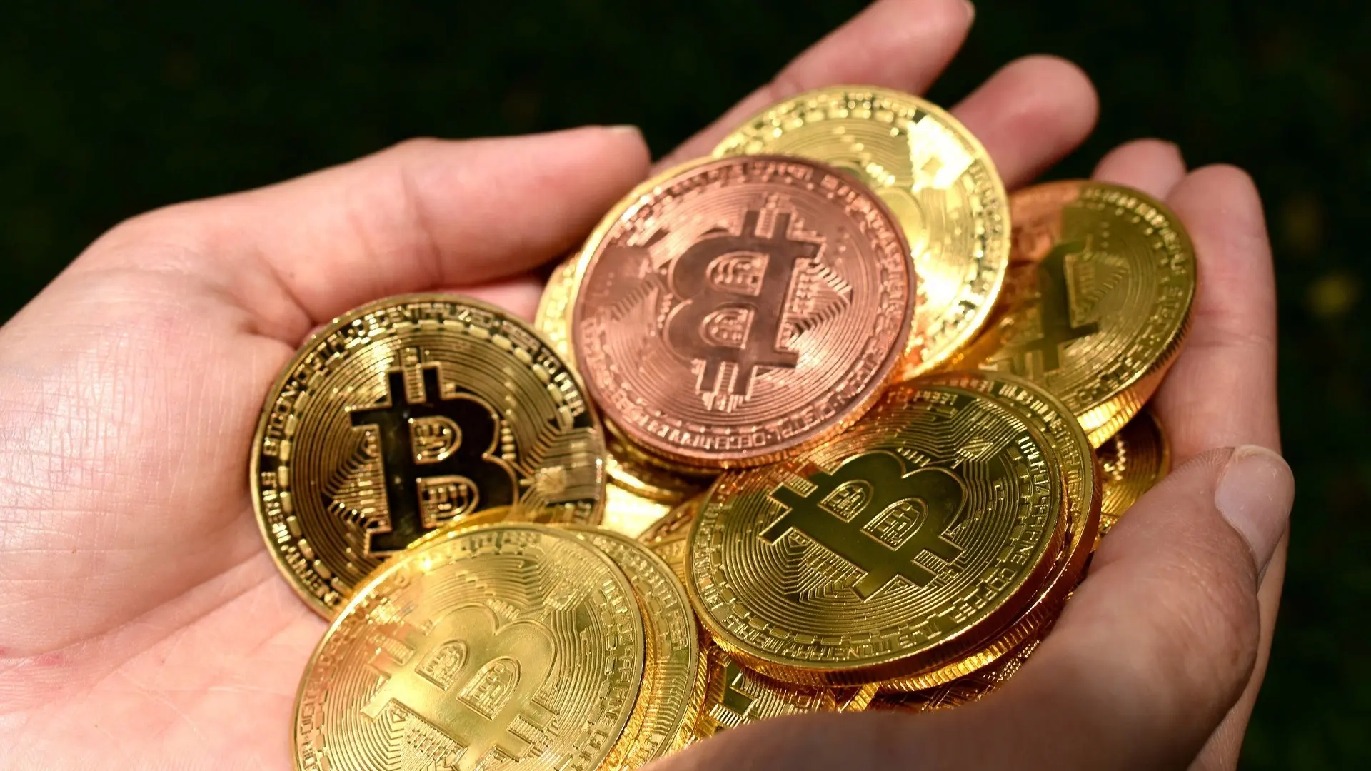 عودة توقعات صعود الفائدة الأميركية يضغط على سوق العملات المشفرة (فيسبوك) عودة توقعات صعود الفائدة الأميركية يضغط على سوق العملات المشفرة (فيسبوك)