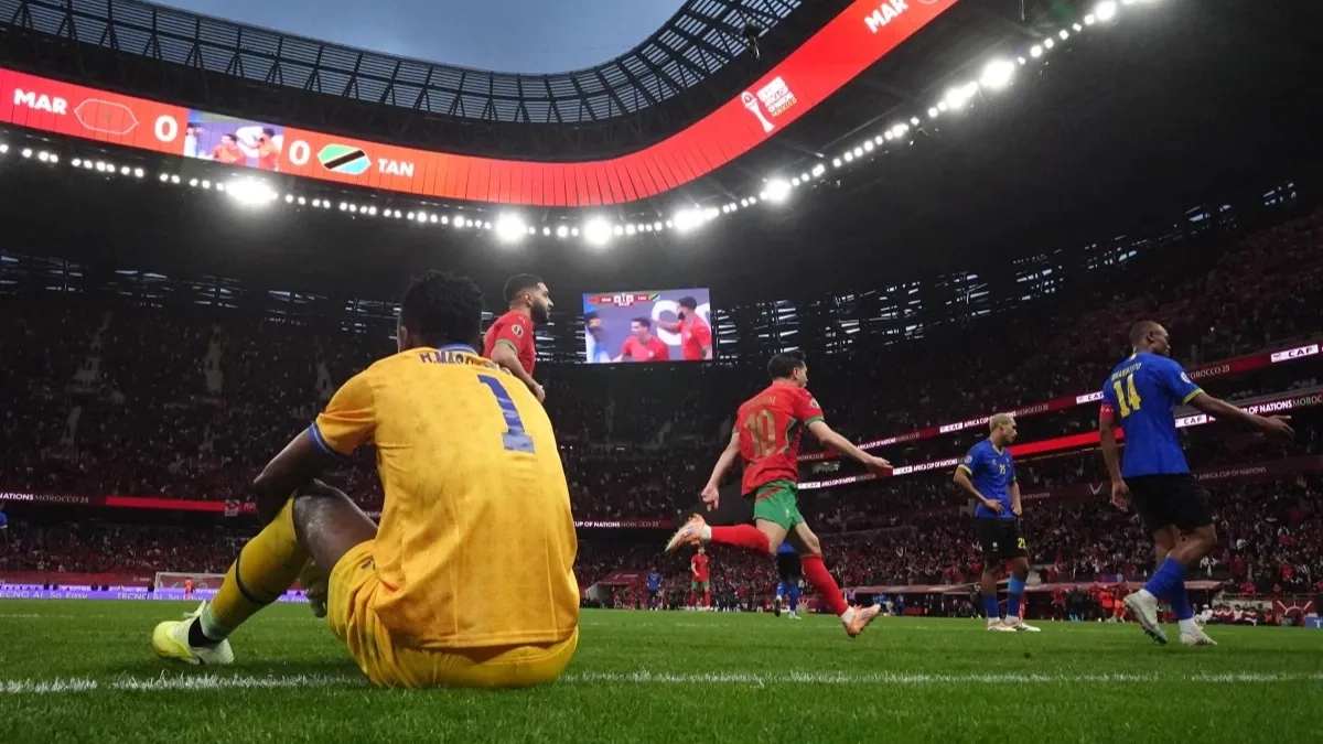 القنوات الناقلة لمباراة المغرب ضد الكاميرون اليوم في كأس أمم إفريقيا 2025 مع الموعد 