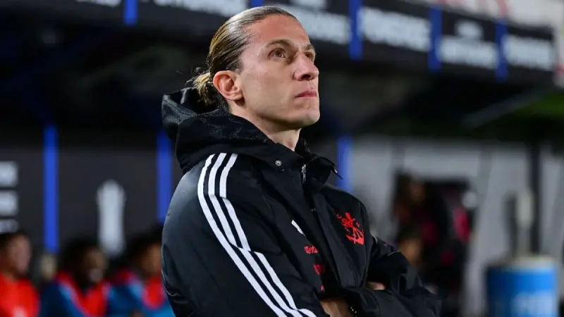 لكتابة المزيد من التاريخ.. فلامنغو يعلن تجديد عقد مدربه فيليبي لويس