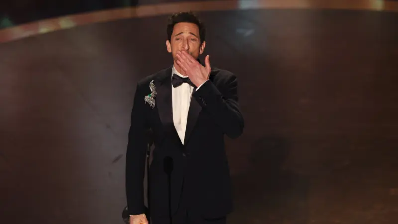 للمرة الثانية أدريان برودي يحصد أوسكار أفضل ممثل عن "ذي بروتاليست"