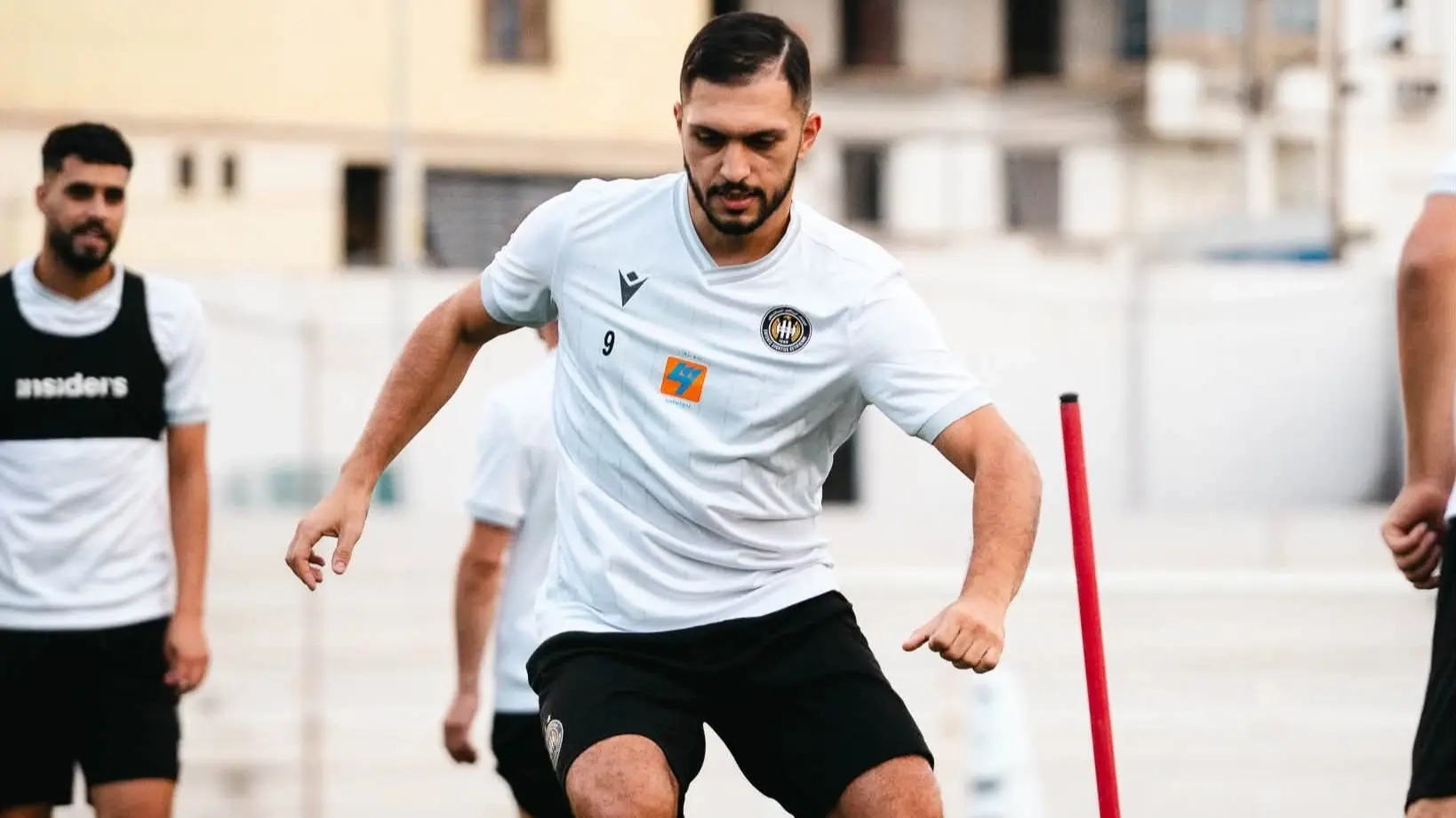 وفاق سطيف يواجه بن عكنون في الجولة الأولى من الدوري الجزائري (إكس) وفاق سطيف يواجه بن عكنون في الجولة الأولى من الدوري الجزائري (إكس)