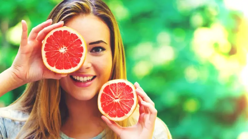 المرّ والمعدني.. 5 مذاقات في الفم تدل على مشكلة صحية