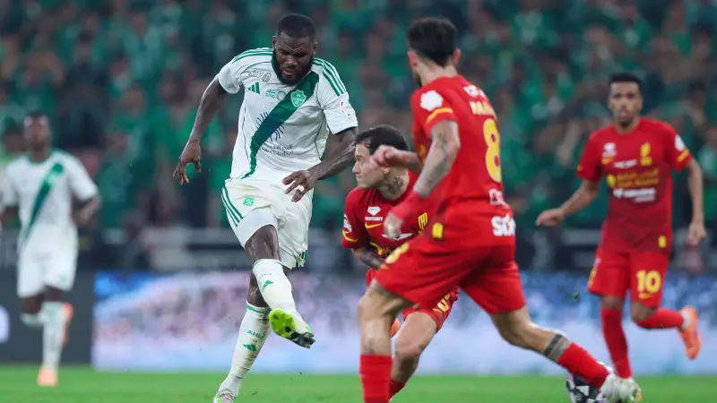 القنوات الناقلة لمباراة الأهلي ضد القادسية اليوم في كأس الملك السعودي مع الموعد والتشكيلة