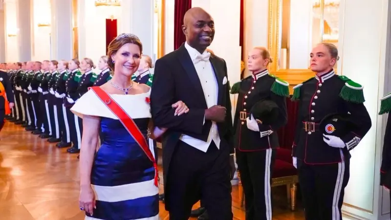 ابنة ملك النرويج تتزوج من أميركي يصف نفسه بـ"وسيط مع الأرواح"