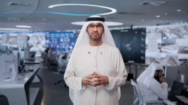 سلطان الجابر يحذر من ابتزاز اقتصادي عالمي عبر مضيق هرمز