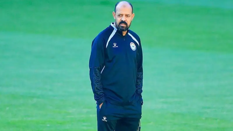 بسبب حادث سير.. نجل عماد النحاس يُغيِّب والده عن دكة الزوراء