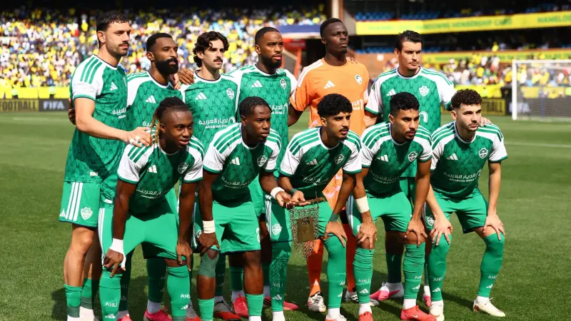 القنوات الناقلة لمباراة الأهلي ضد الخليج اليوم في الدوري السعودي مع الموعد والتشكيلة