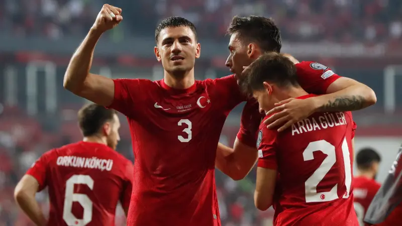 يورو 2024 - مسعود أوزيل يساند التركي ديميرال بعد أزمة "الذئاب الرمادية"