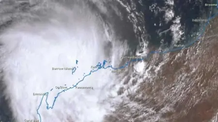 related_news_inside_blogsالإعصار "ميتشل" يهدد منطقة غنية بالموارد في غرب أستراليا