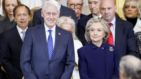 related_news_inside_blogsتعليق مثير من هيلاري كلينتون على وثائق إبستين