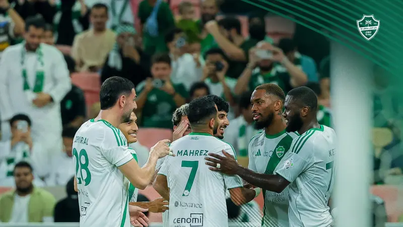 معلق مباراة الأهلي والغرافة.. صوتان مميزان خلف الميكروفون